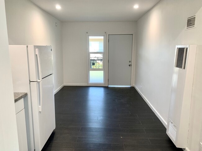 Building Photo - 3418 S Centinela Ave