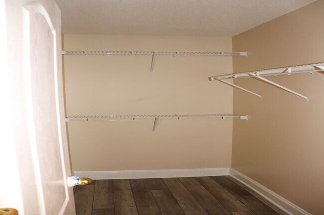 Foto del edificio - 4962 Grigsby Gate Way