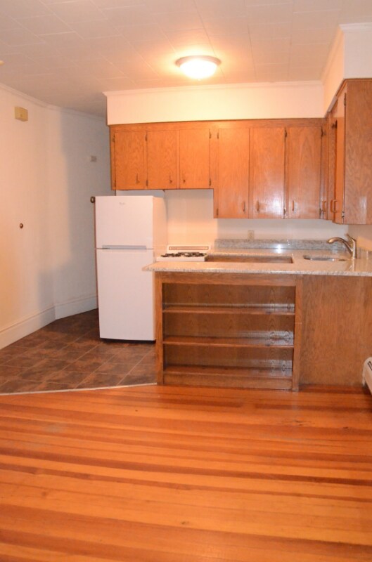 Primary Photo - 34 Fountain St