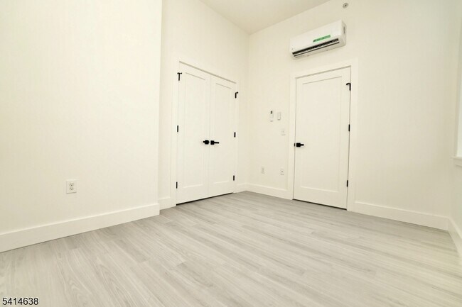 Foto del edificio - 536 Central Ave