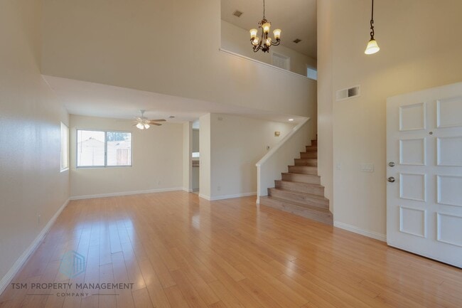 Building Photo - 4 Bed 3 Bath Single Family House with Large Backyard in Moreno Valley