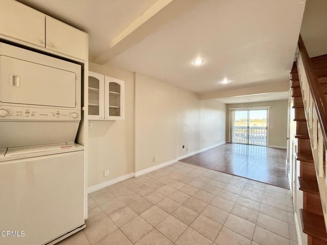 Building Photo - 259 S Ventura Rd