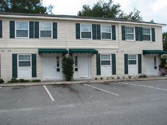 Primary Photo - 1010 N Toombs St