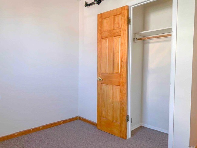 Foto del edificio - 12-12 College Point Blvd