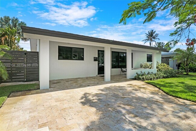 Foto del edificio - 811 NE 17th Ct