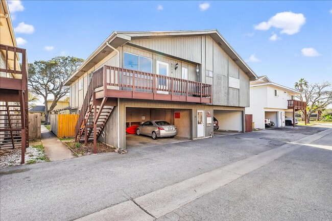 Building Photo - 6118 Hidden Cove