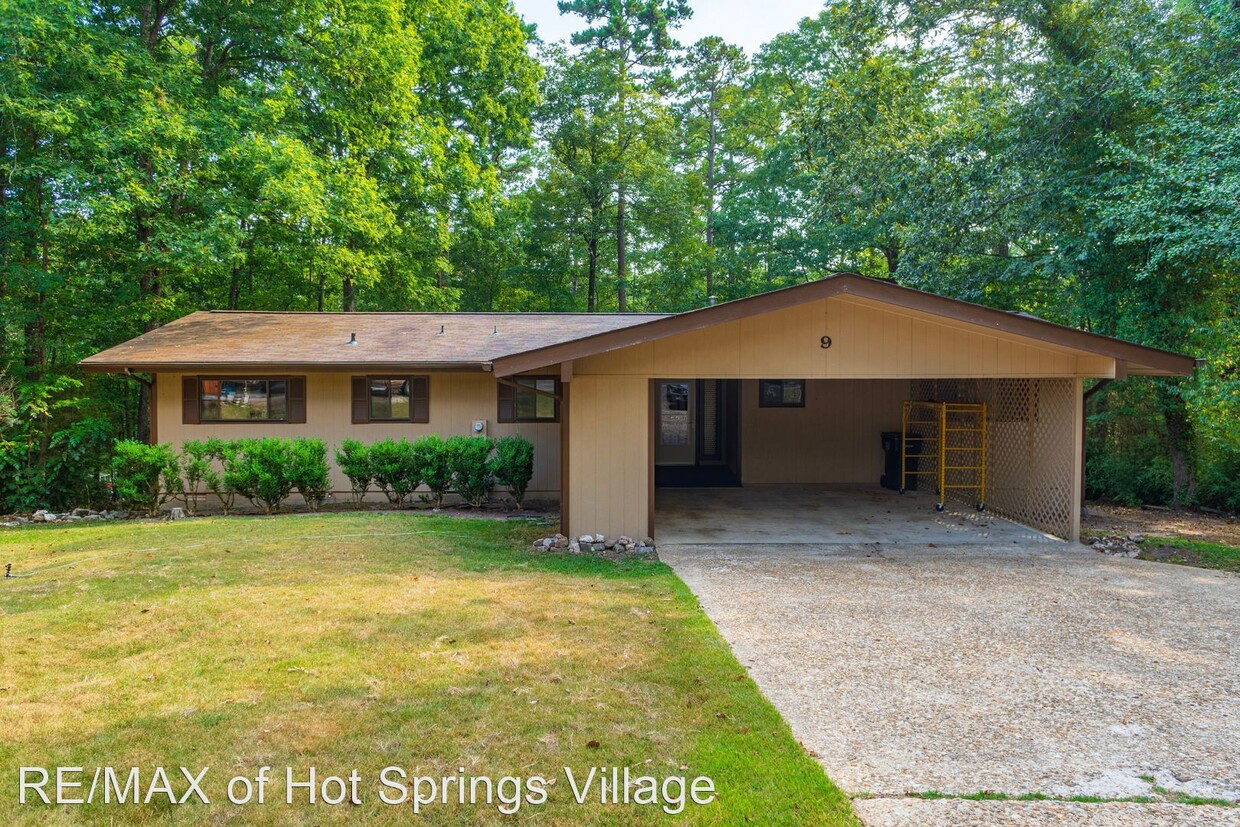 Primary Photo - 4 br, 2 bath House - 9 Rota Lane
