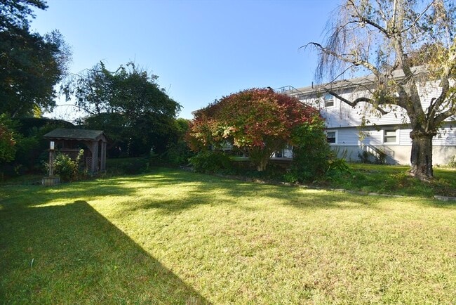 Building Photo - 67 Basil Rd