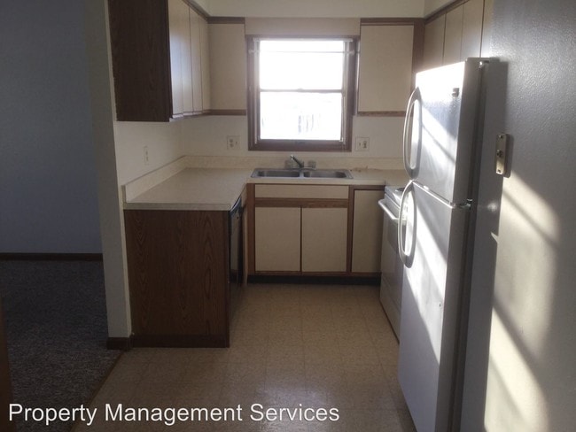 Building Photo - 1824 Tiffany Ct