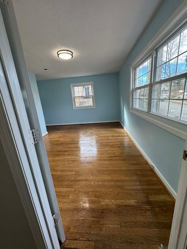 Foto del edificio - 4204 Tremont St