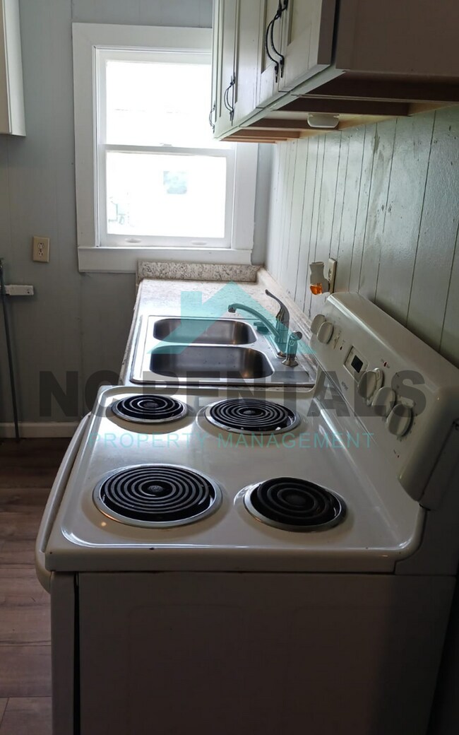 Foto del edificio - 1410 Maple St