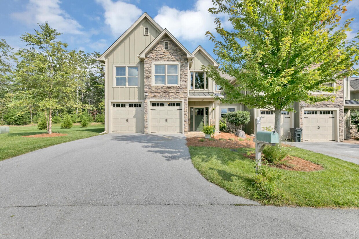 Primary Photo - 147 Canyon Villa Rd
