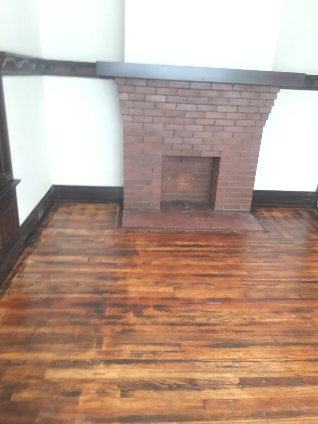 Primary Photo - 216 Landon St