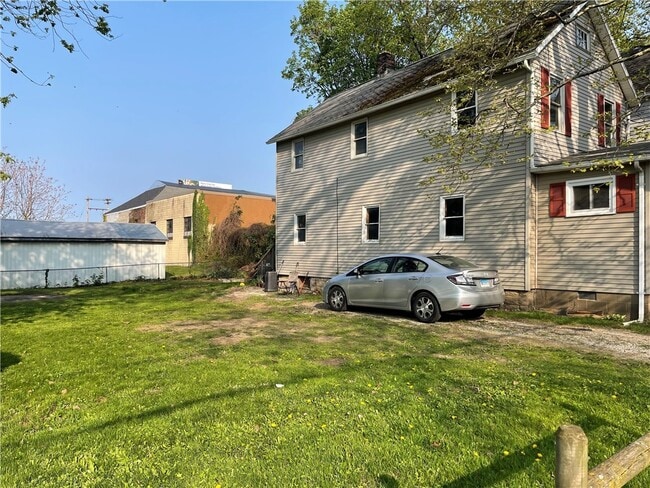 Building Photo - 1115 Raspberry St