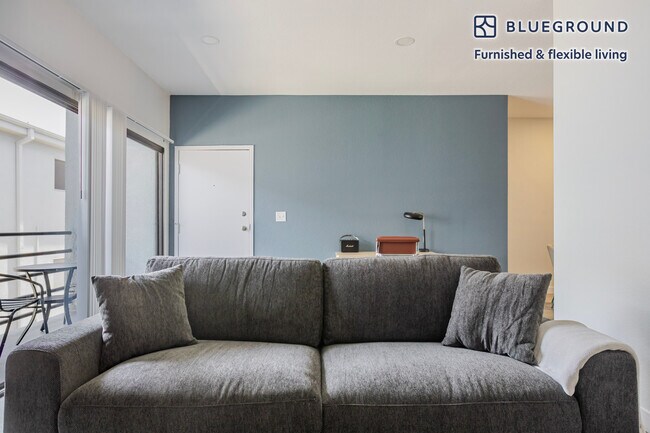 Foto del edificio - 711 N Sweetzer Ave