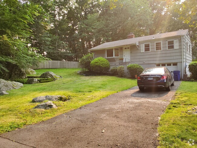 ROWAYTON  CT   06853 - 43 Arnold Ln