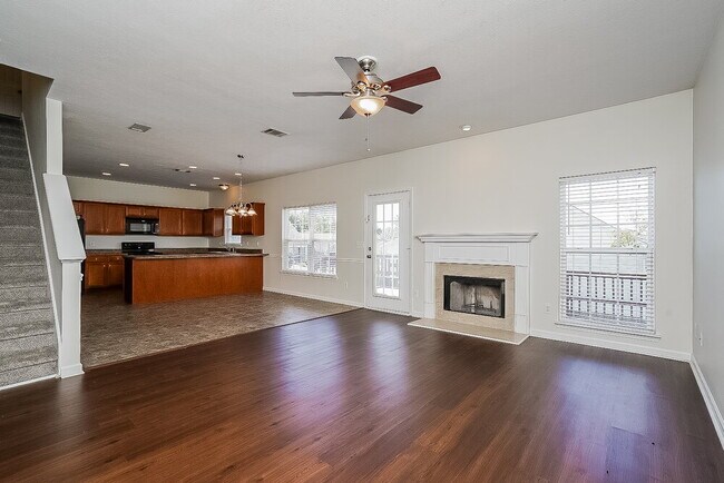 Foto del edificio - 5051 Preserve Blvd