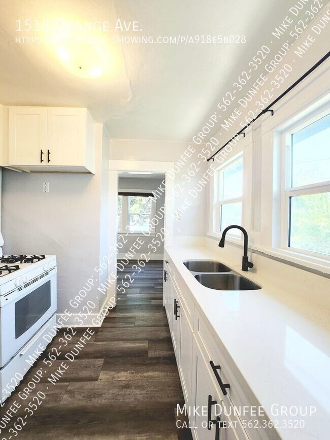 Building Photo - 2 Bedroom 1 Bathroom with an Office in Lon...