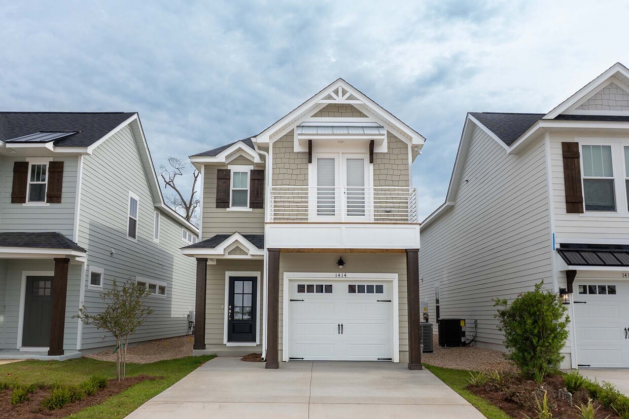 Primary Photo - 1414 Landon Hills Dr