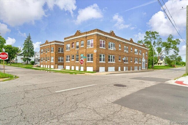 Foto del edificio - 2500 Hurlbut St