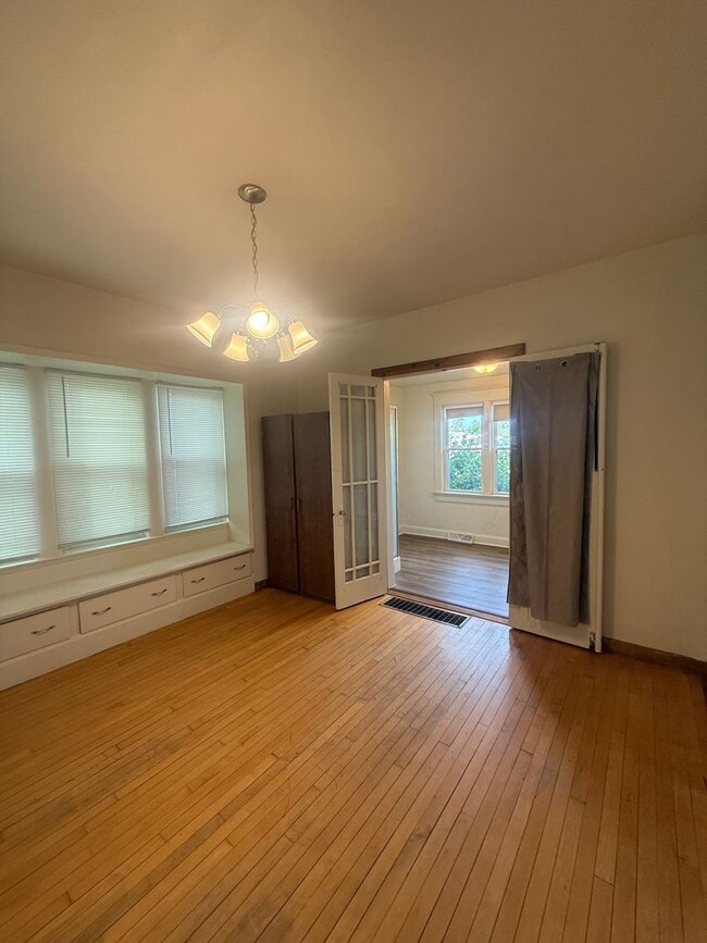 Building Photo - 1205 S Webster Ave