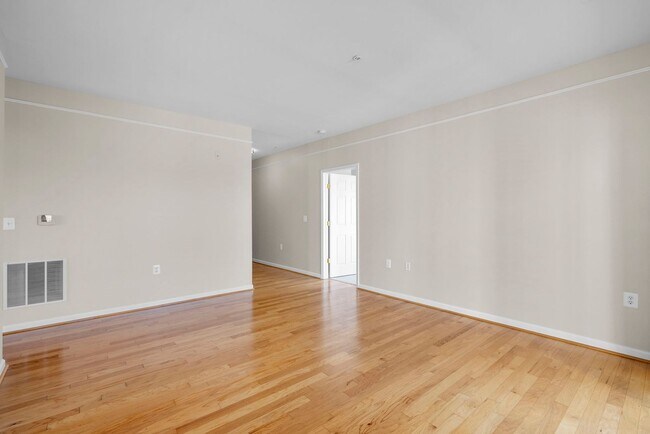 Foto del edificio - 101 Watkins Pond Blvd