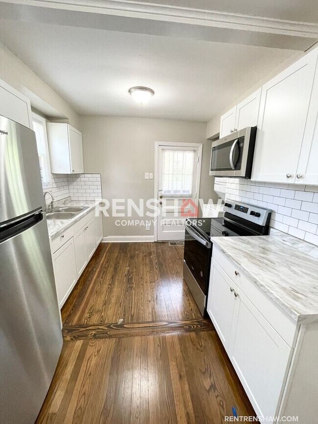 Foto del edificio - Adorable 3/2 Home In Berclair Now Available!