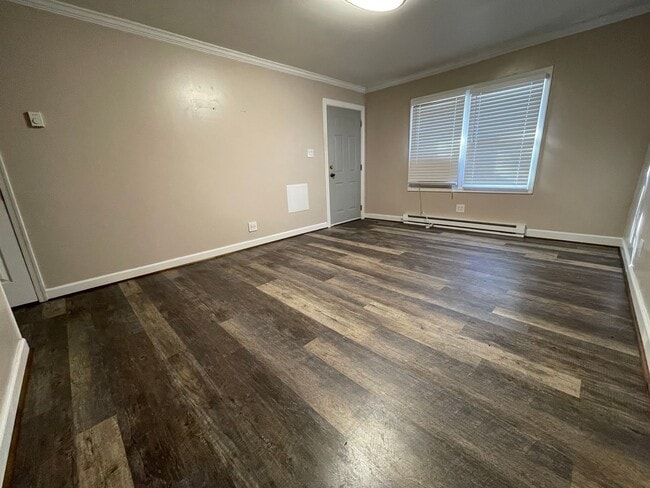 Building Photo - One story duplex