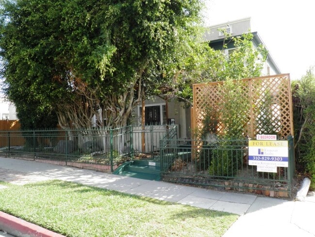 Building Photo - 1096 West Blvd