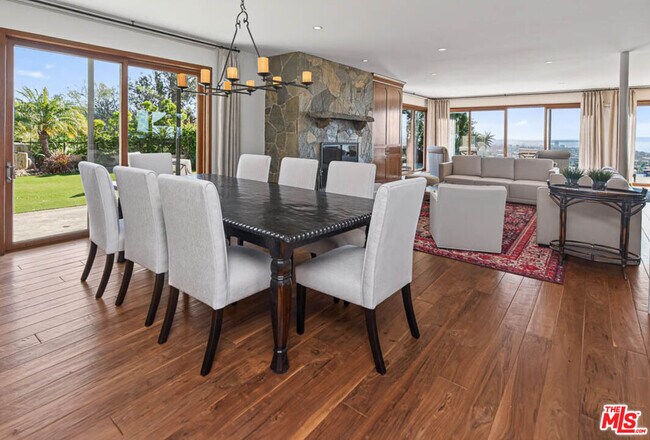 Foto del edificio - 1120 El Medio Ave