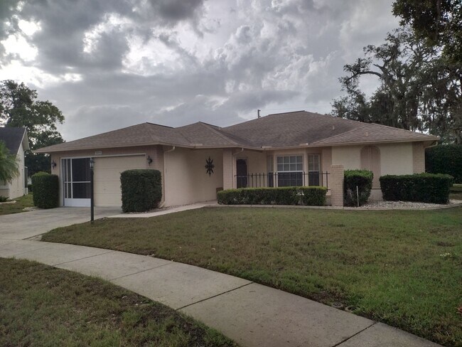 Foto del edificio - 2 bedroom 2 bathroom Large House for rent ...