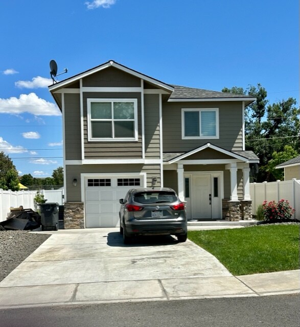 912 Florence St, Prosser, WA 99350 House Rental in Prosser, WA