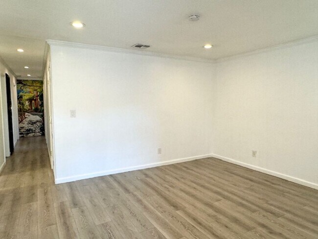 Foto del edificio - Home for Rent in Rio Linda