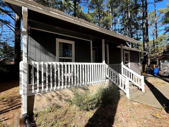 Building Photo - 627 Dowfield Dr