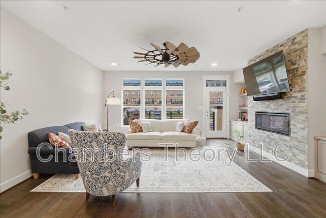 Building Photo - 42392 Soave Dr