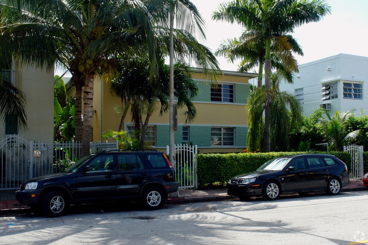 Primary Photo - Jefferson Avenue Apartments