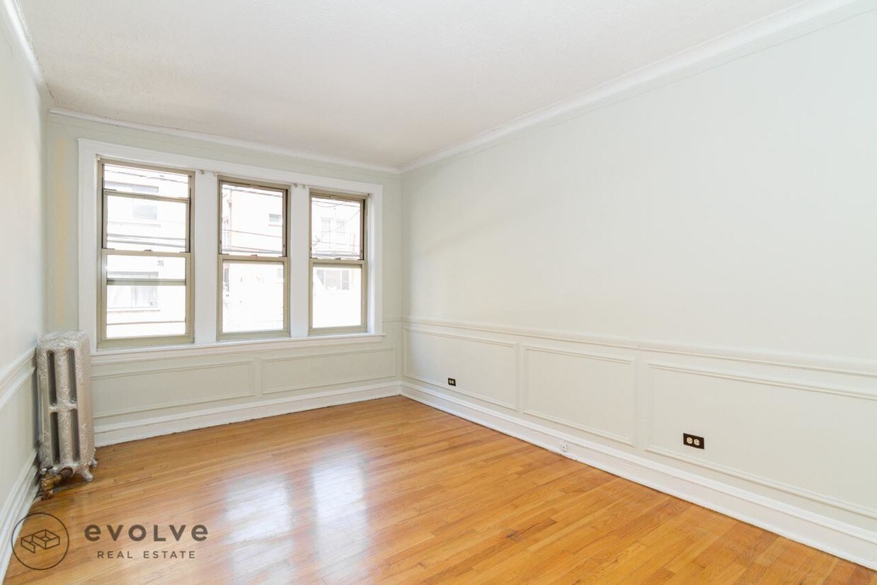 Foto principal - 544 W Surf St