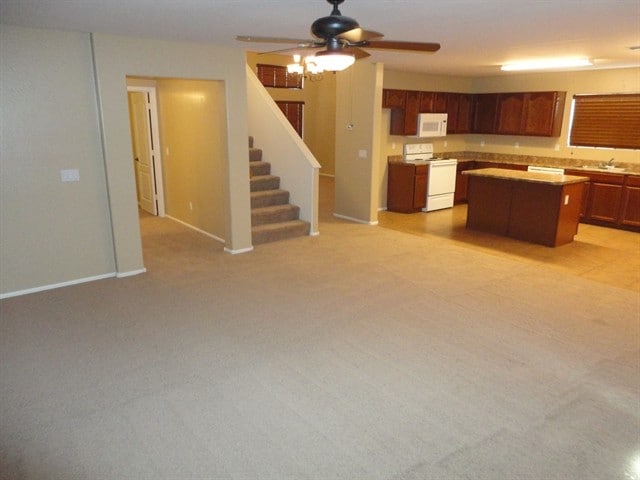 Building Photo - 433 E Penny Ln