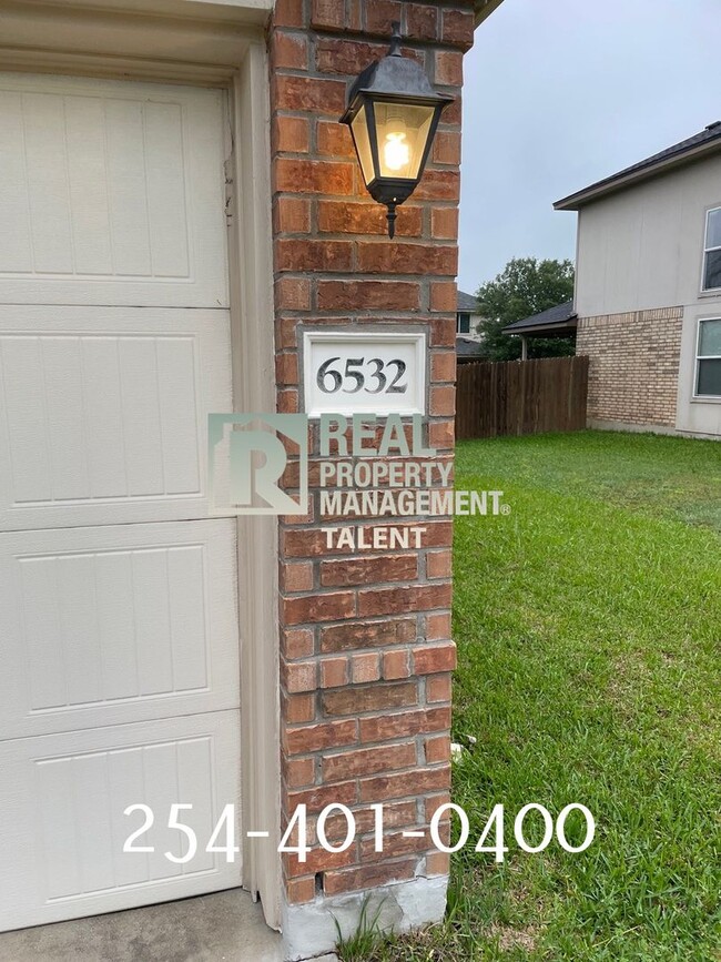Foto del edificio - 3-bedroom, 2-bathroom home located  in Waco