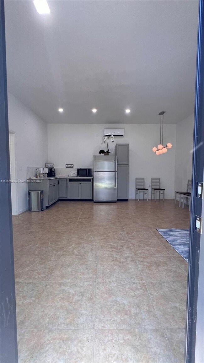 Foto del edificio - 19675 SW 264th St