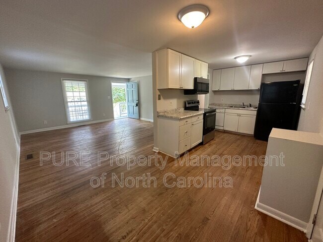 Building Photo - 908 Chatham Ln