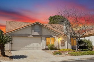 Building Photo - 10665 Cherry Hills Dr