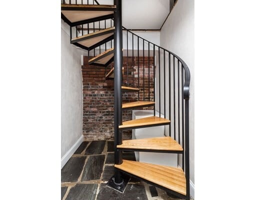 Building Photo - 13 Park St