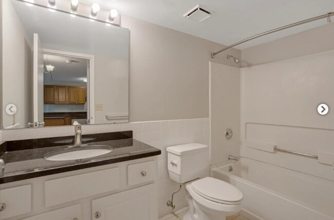Building Photo - 700 Bulfinch Dr