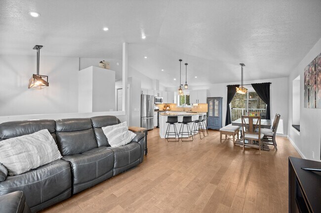 Foto del edificio - Gorgeous Liberty Lake 5 Bedroom Home!