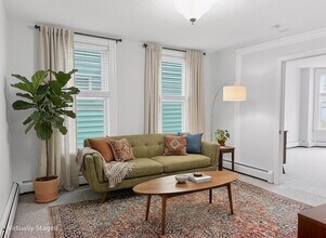 Building Photo - 479 Sumner St