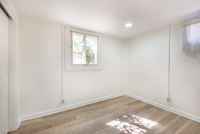 Foto del edificio - 2306 SE Caruthers St