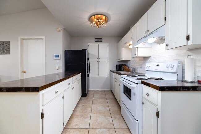 ¡cocina - 3801 Green Meadow Dr