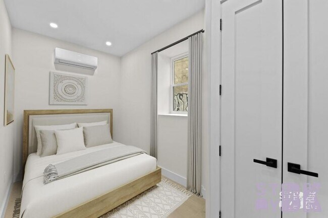 Foto del edificio - 3 bedroom in BROOKLYN NY 11221