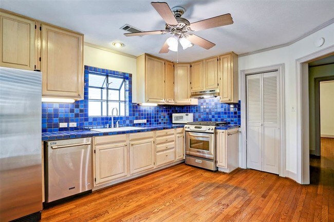 Foto del edificio - 2324 Goldsmith St